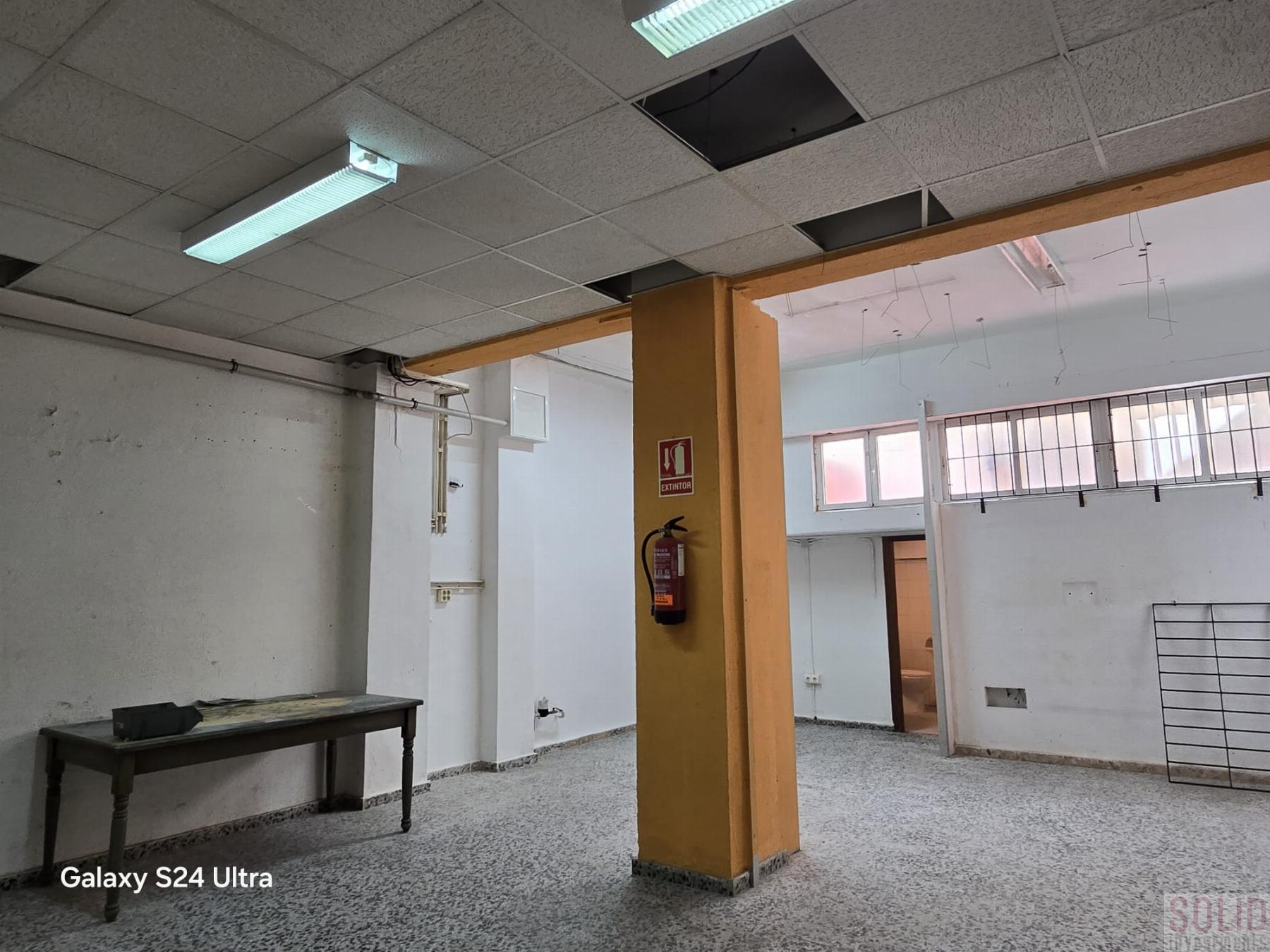 For rent of commercial in Valencia