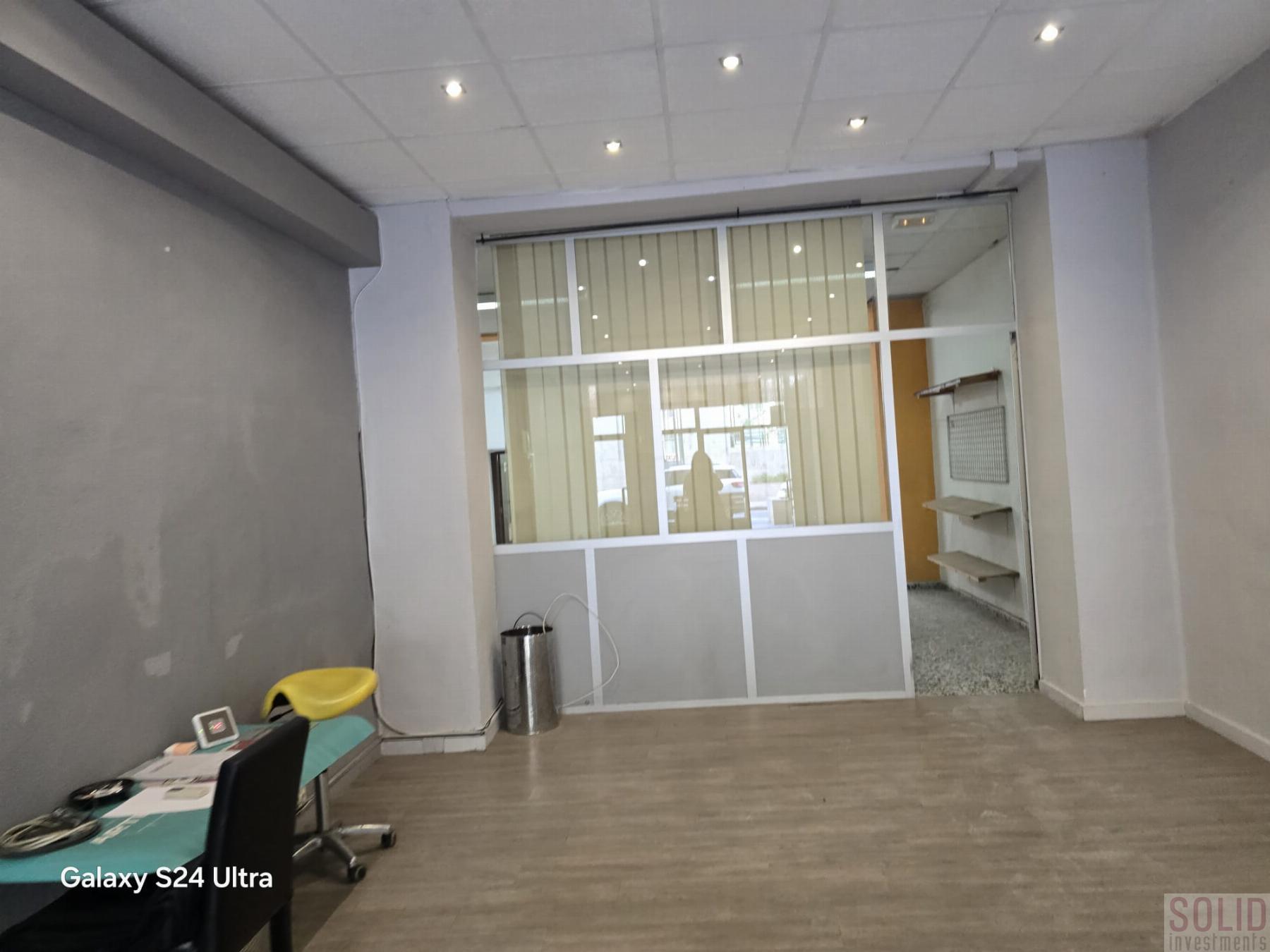 For rent of commercial in Valencia
