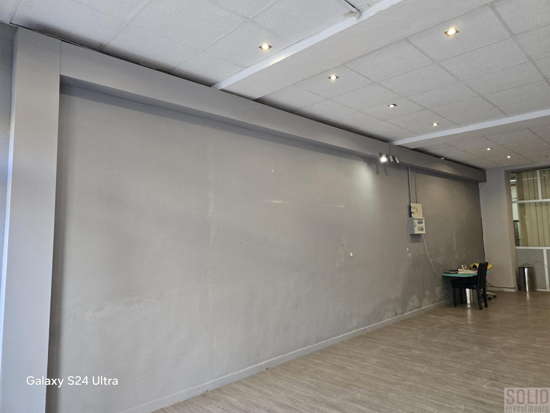 For rent of commercial in Valencia