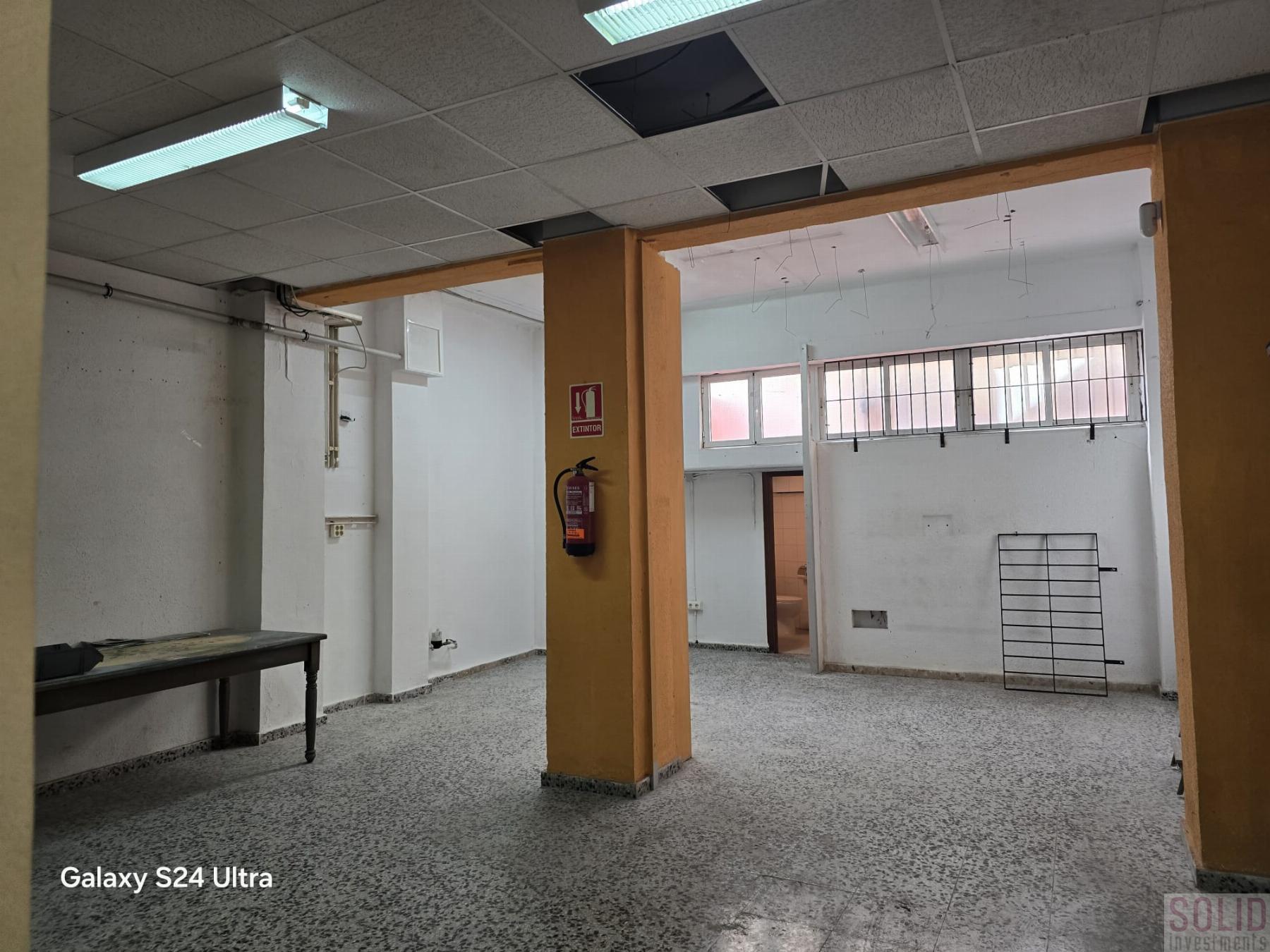 For rent of commercial in Valencia