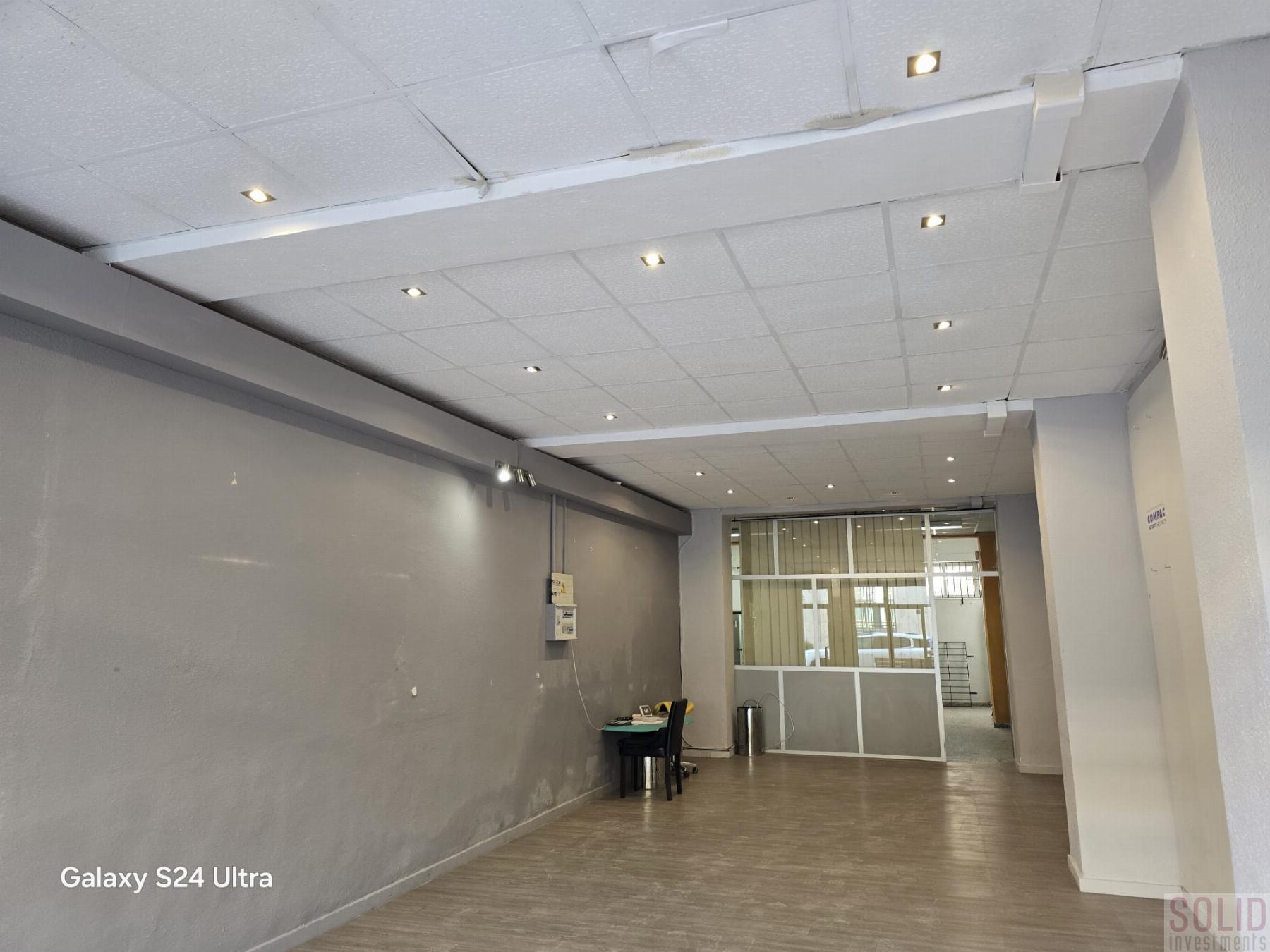 For rent of commercial in Valencia