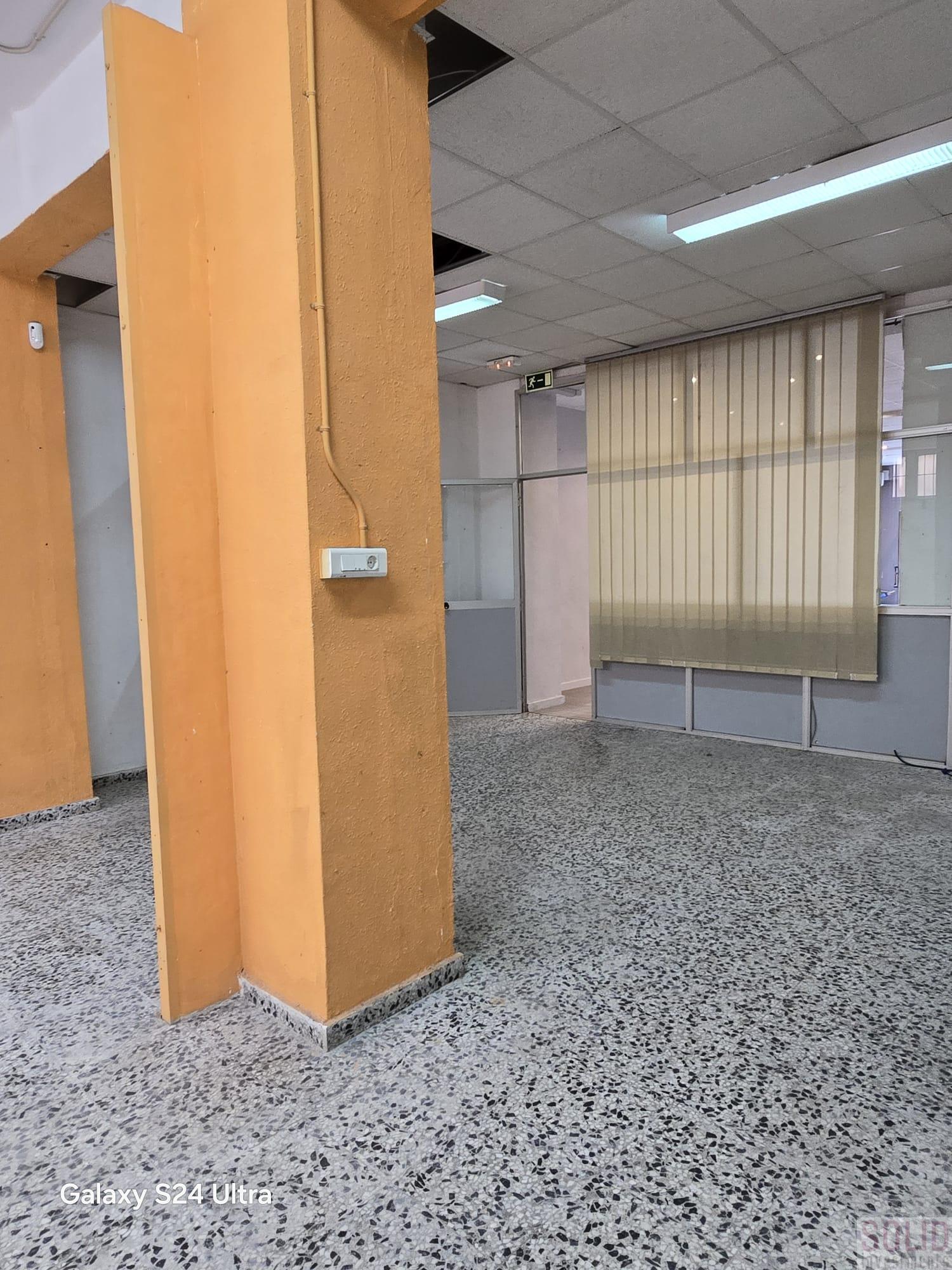 For rent of commercial in Valencia