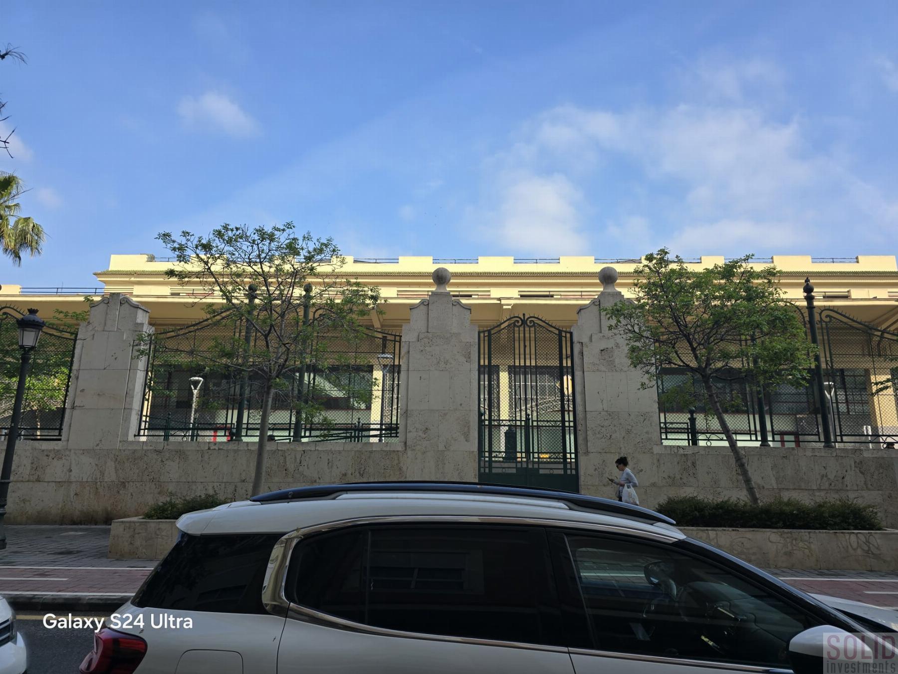 For rent of commercial in Valencia