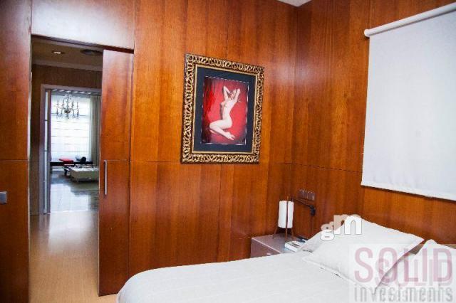 For sale of flat in Valencia