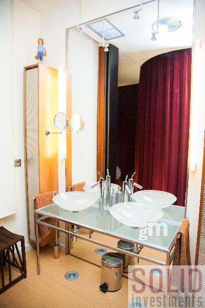 For sale of flat in Valencia