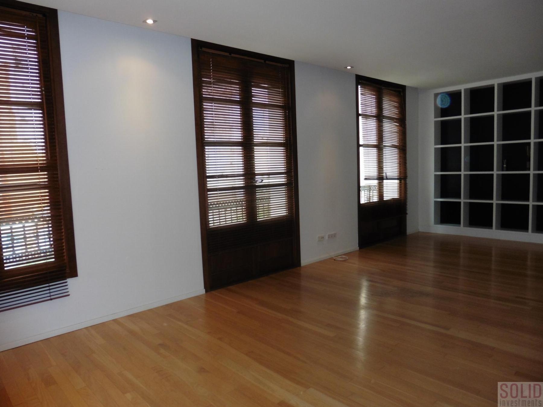 For sale of flat in Valencia