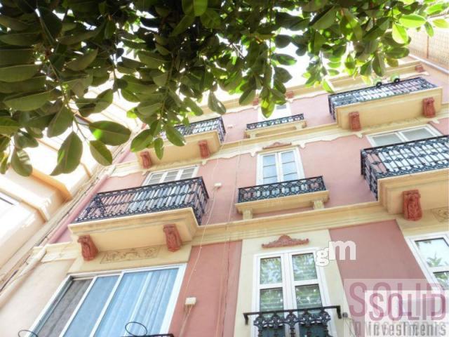 For sale of commercial in Valencia