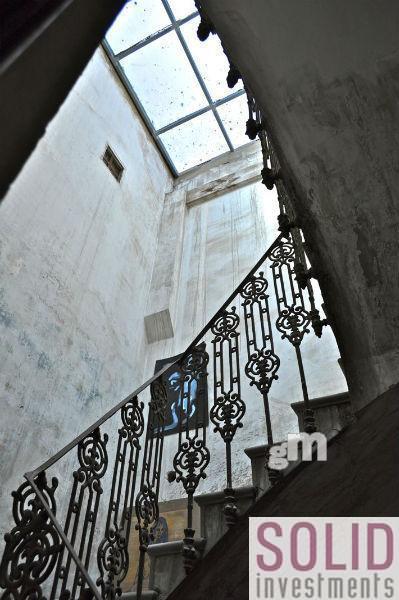 For sale of building in Valencia