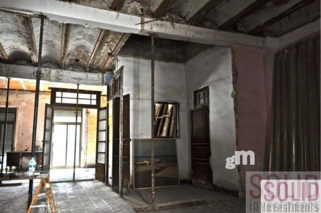 For sale of building in Valencia