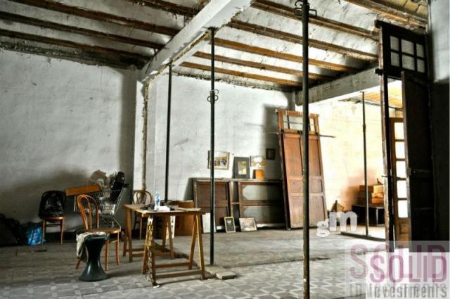 For sale of building in Valencia