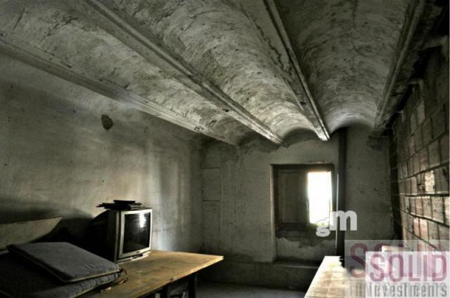 For sale of building in Valencia