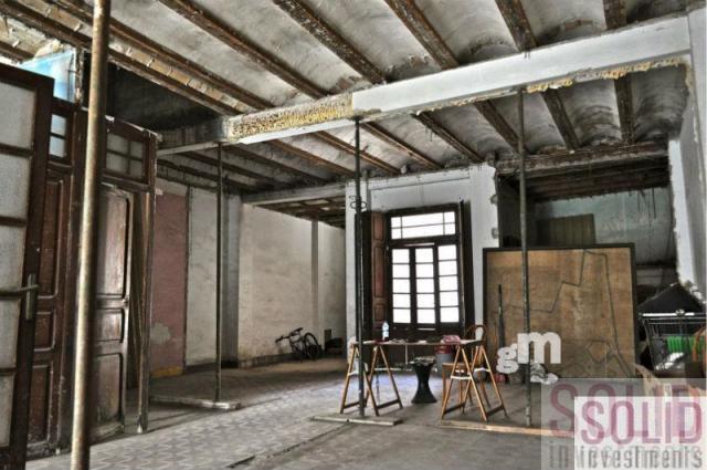 For sale of building in Valencia