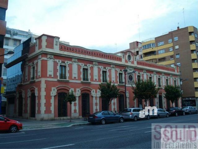 For sale of building in Valencia