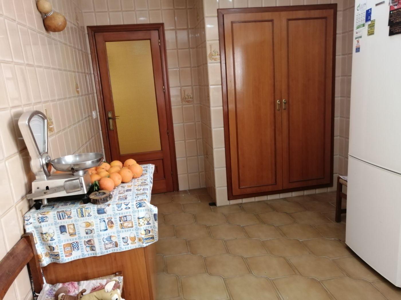 For sale of house in Cheste