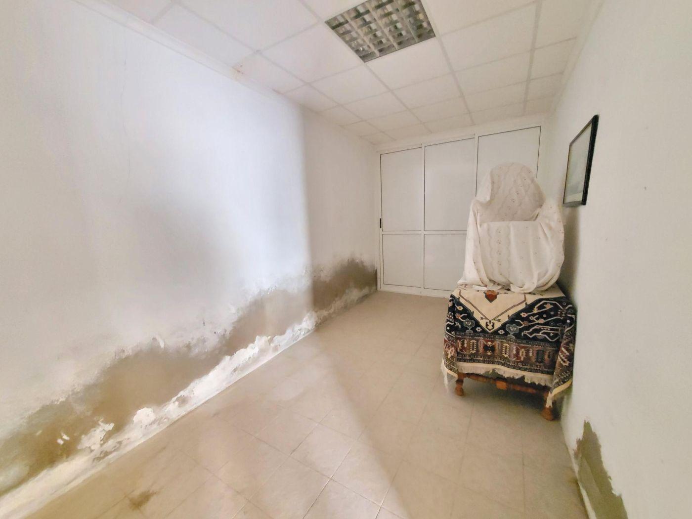 For sale of ground floor in Cheste