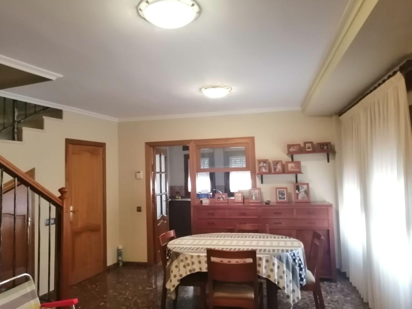 For sale of house in Cheste