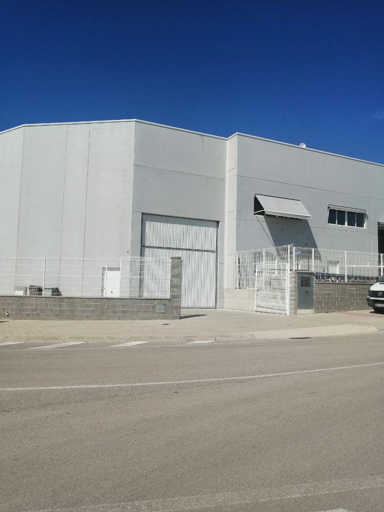 For rent of industrial plant/warehouse in Cheste