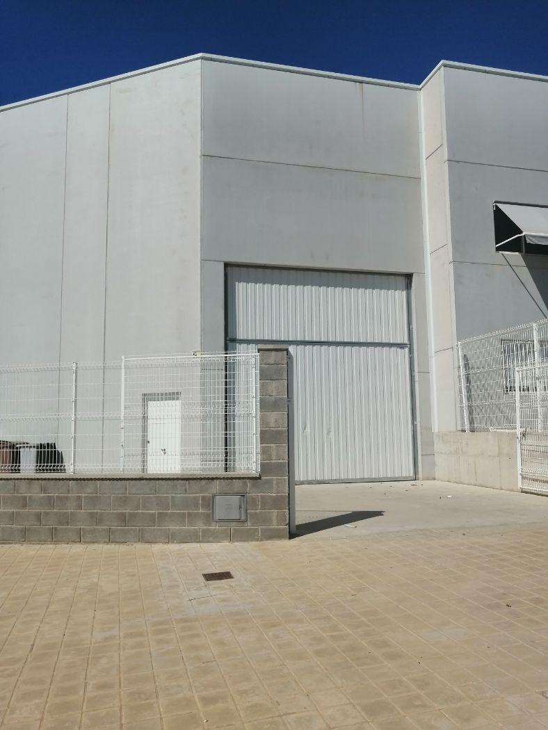 For rent of industrial plant/warehouse in Cheste