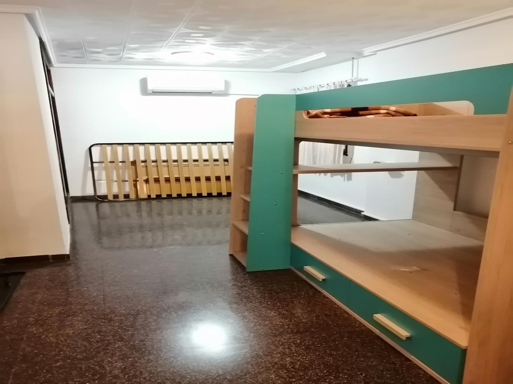 For sale of flat in Cheste