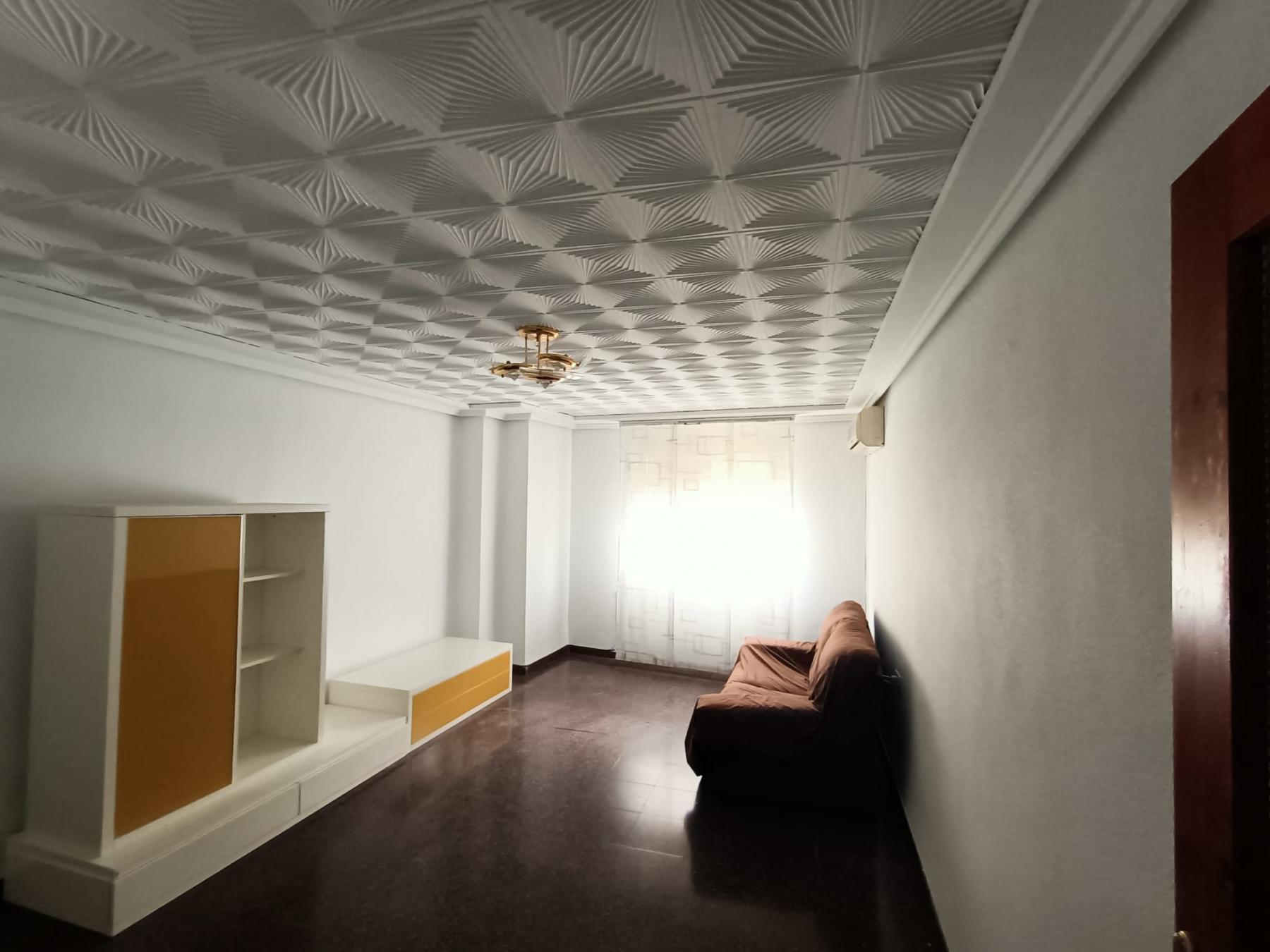 For sale of flat in Cheste