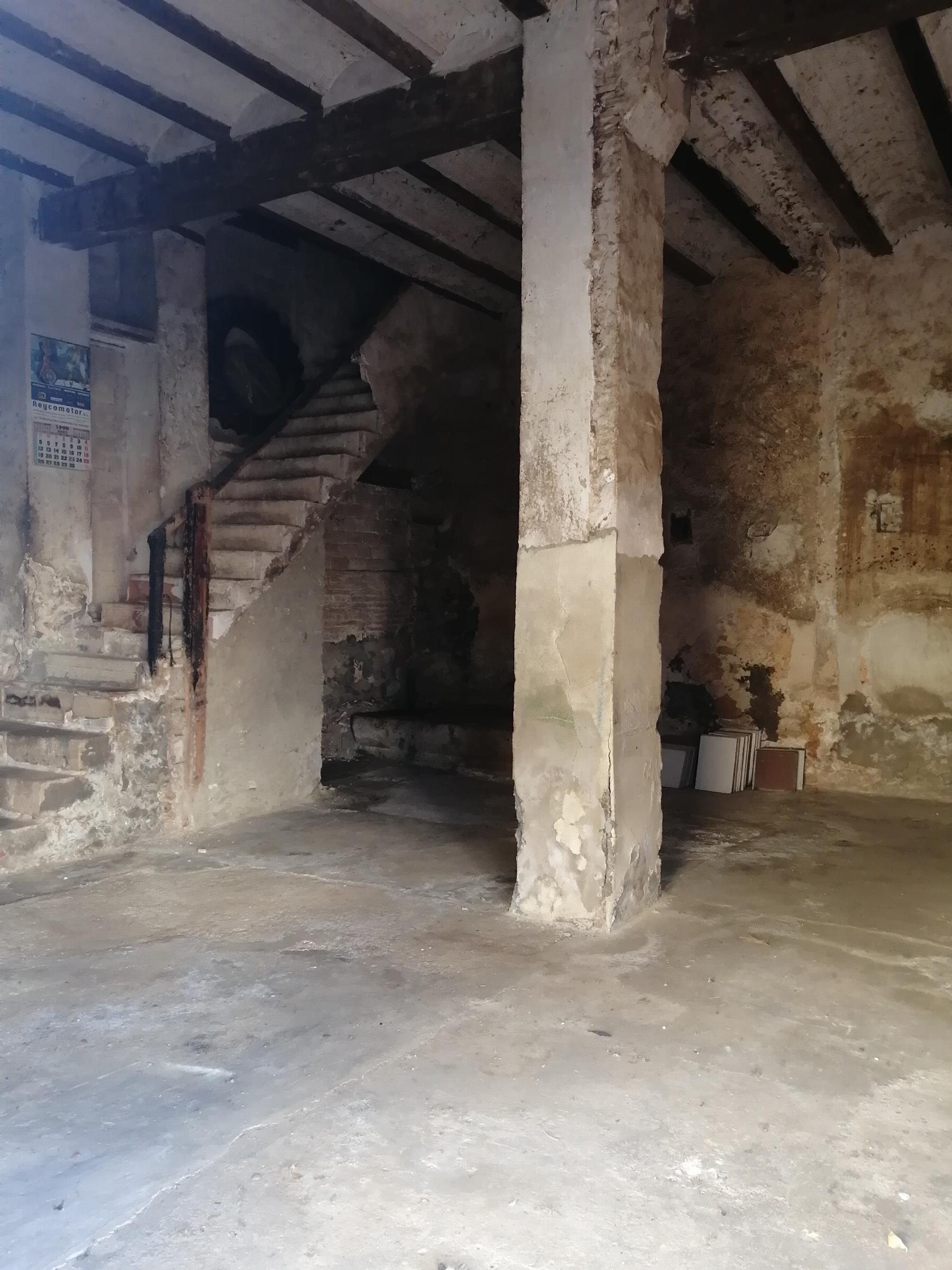 For sale of cellar in Cheste