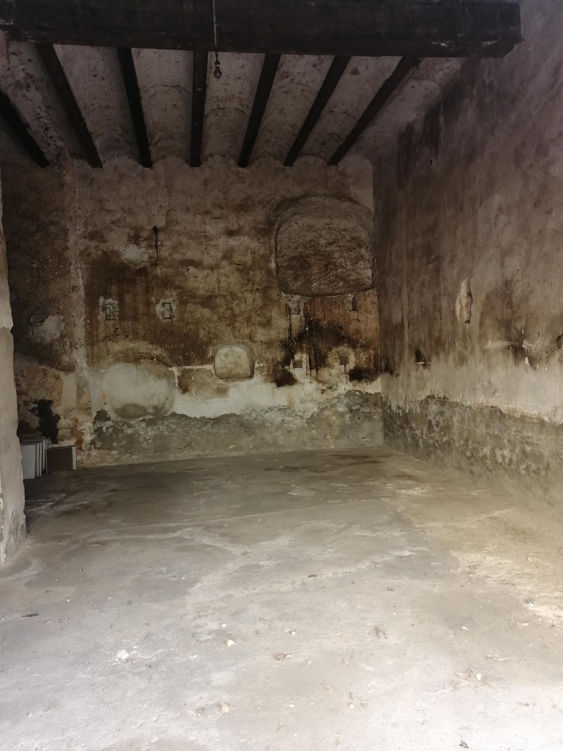 For sale of cellar in Cheste