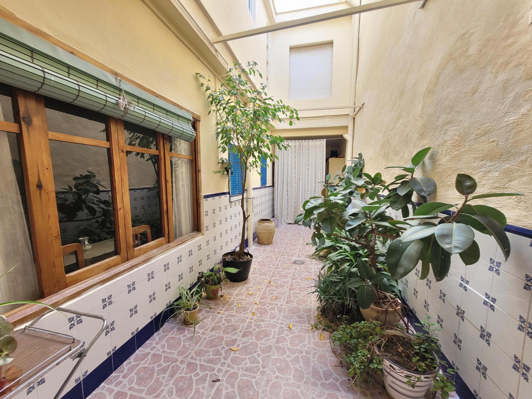 For sale of building in Cheste