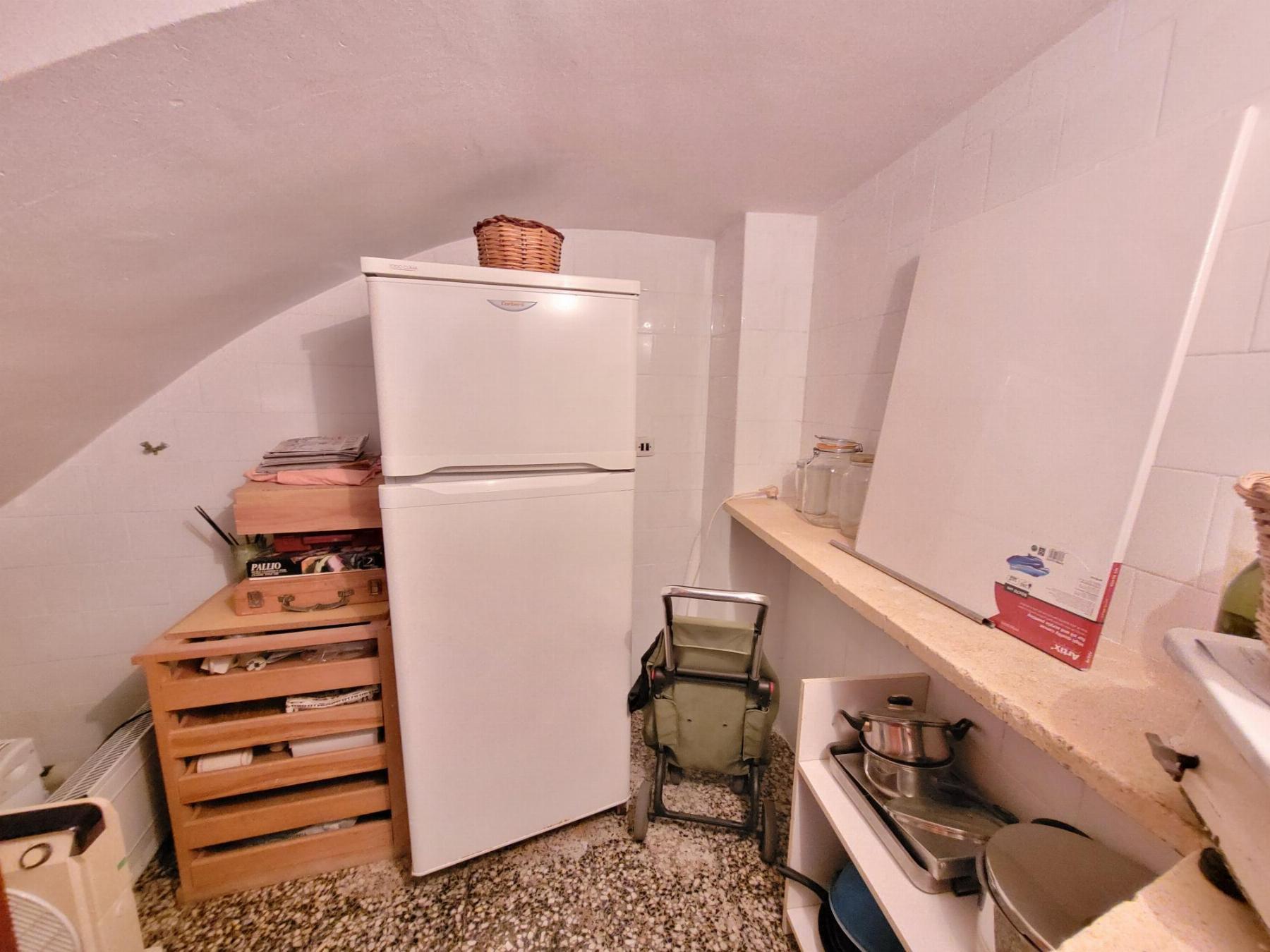 For sale of building in Cheste