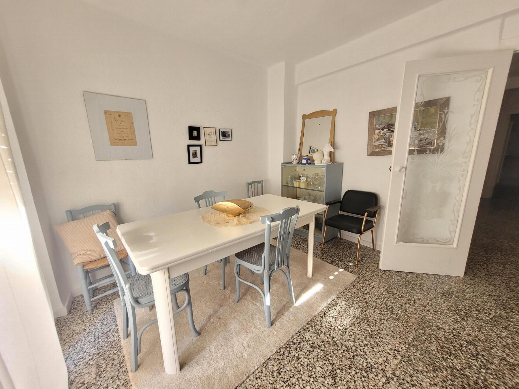 For sale of building in Cheste