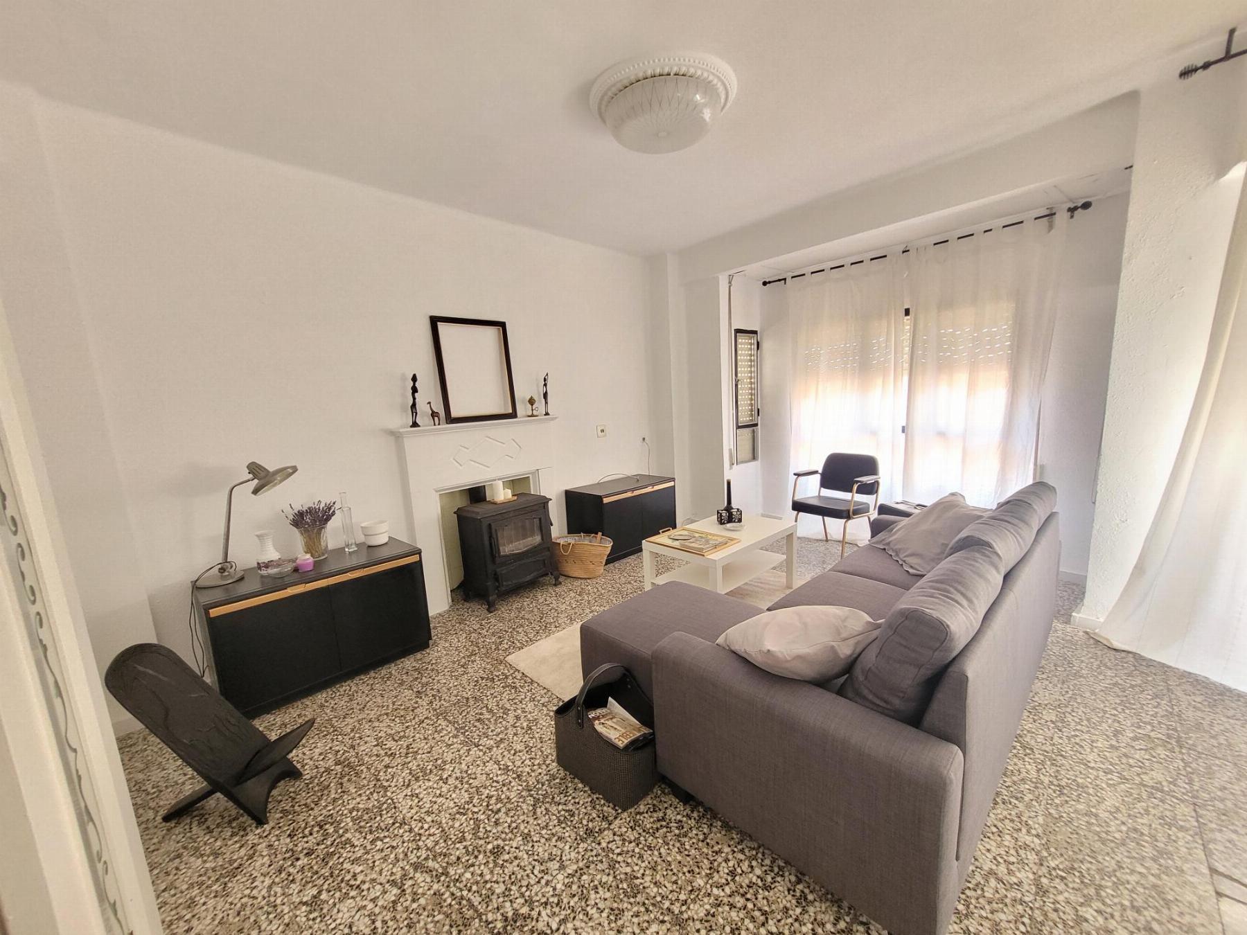 For sale of building in Cheste