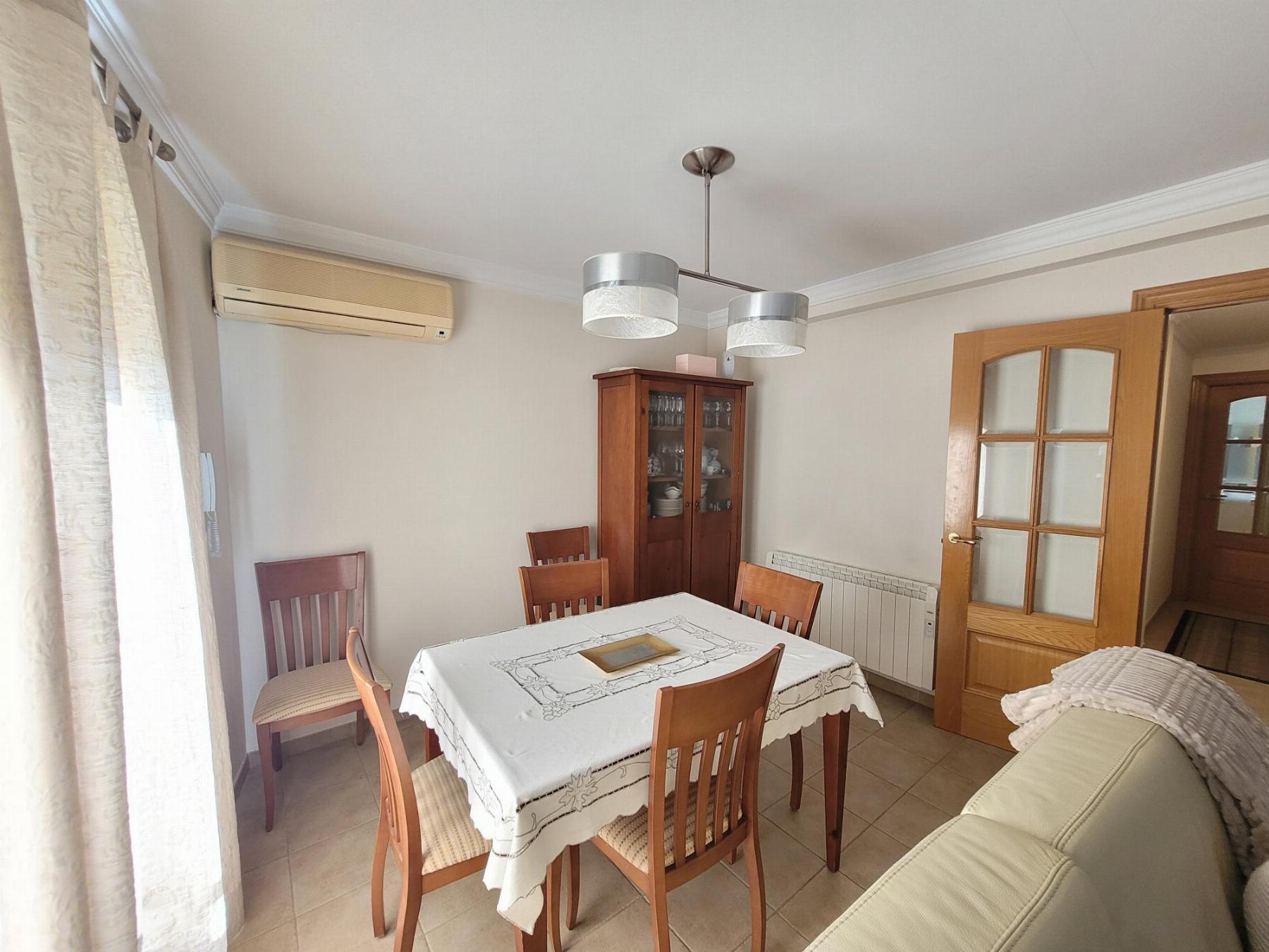 For sale of building in Cheste