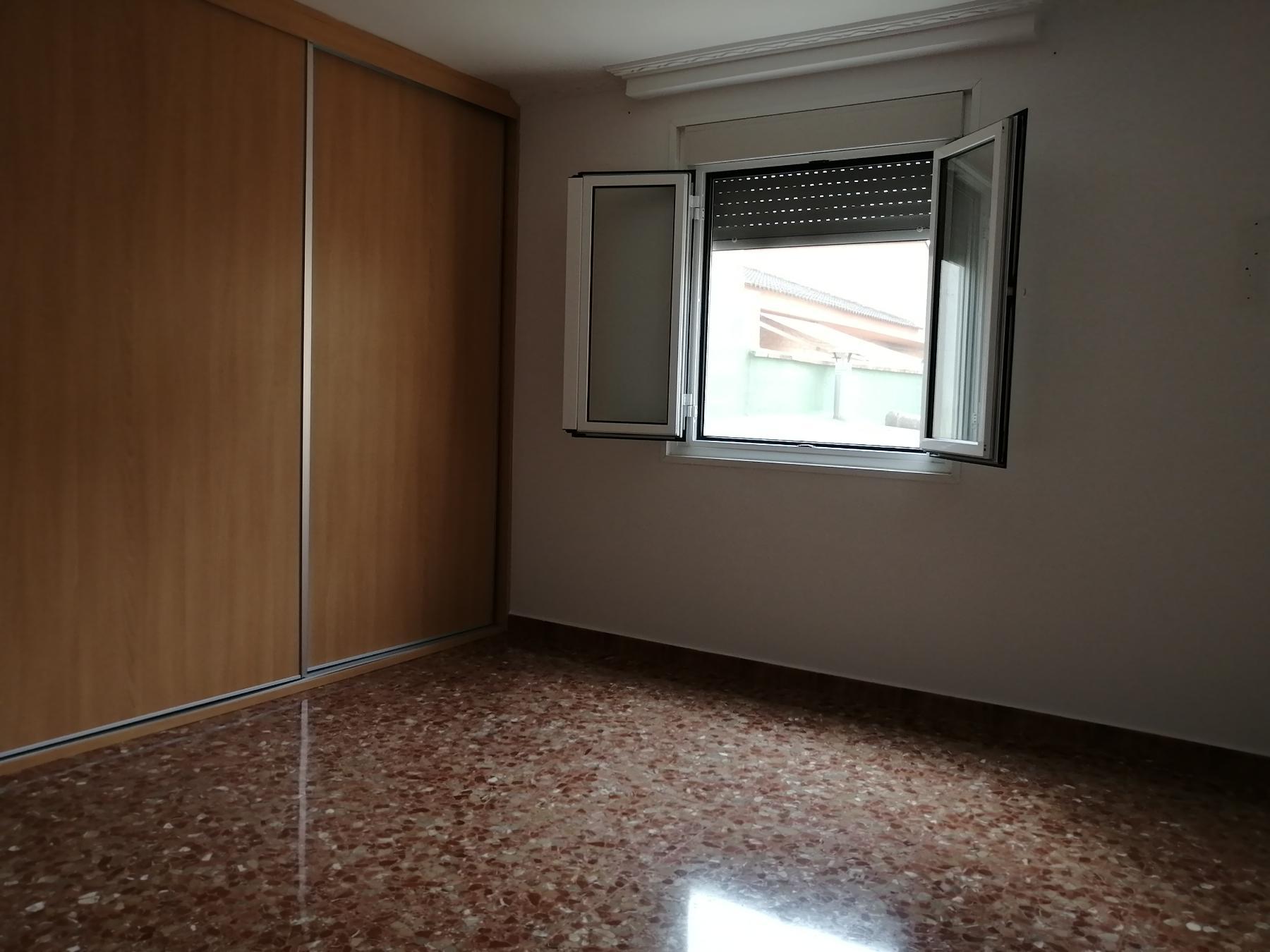 For sale of house in Cheste