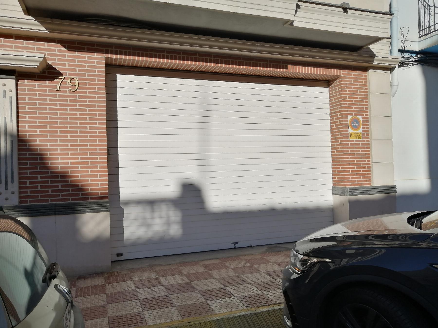 For sale of commercial in Almussafes