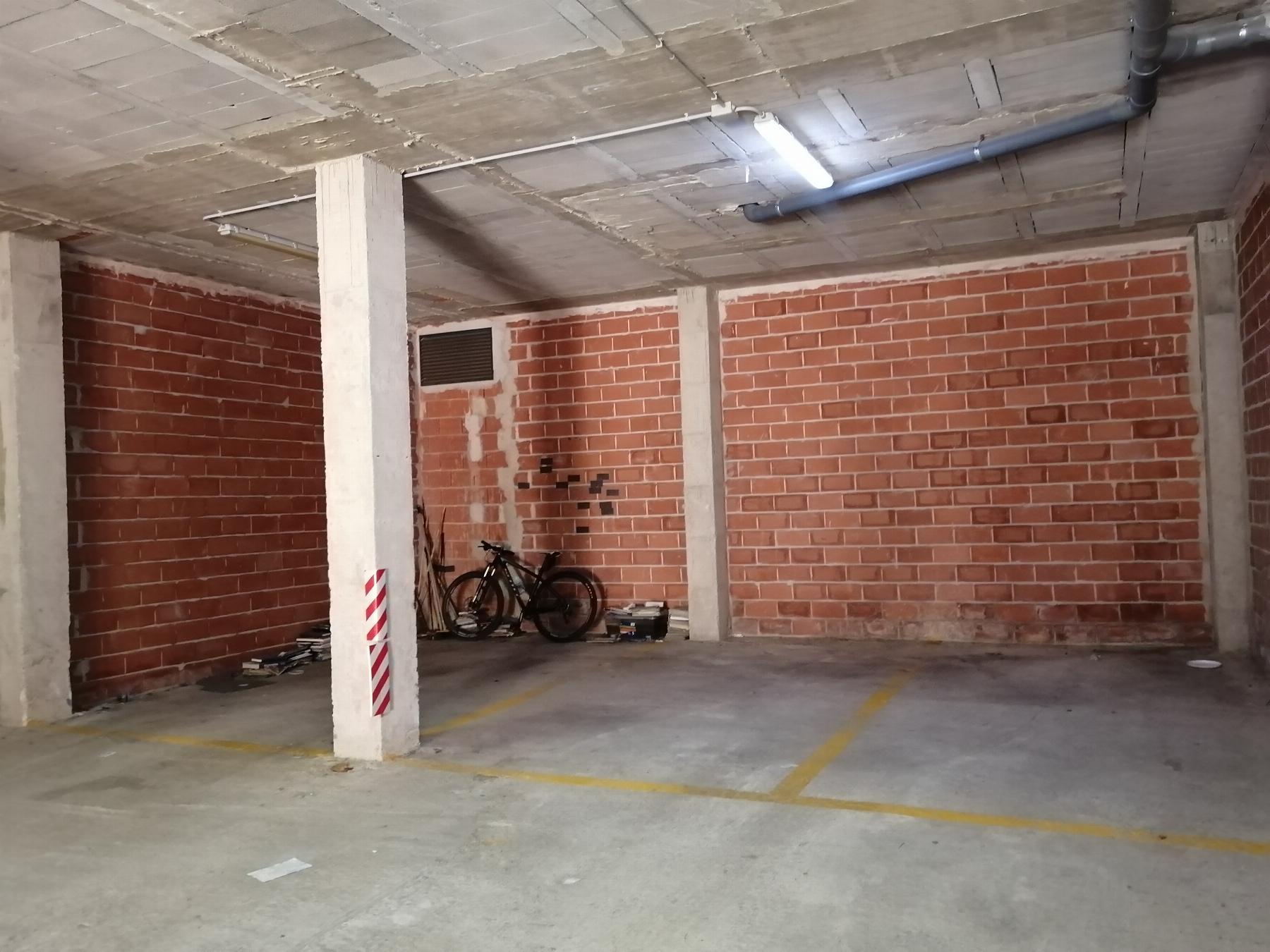 For sale of commercial in Almussafes