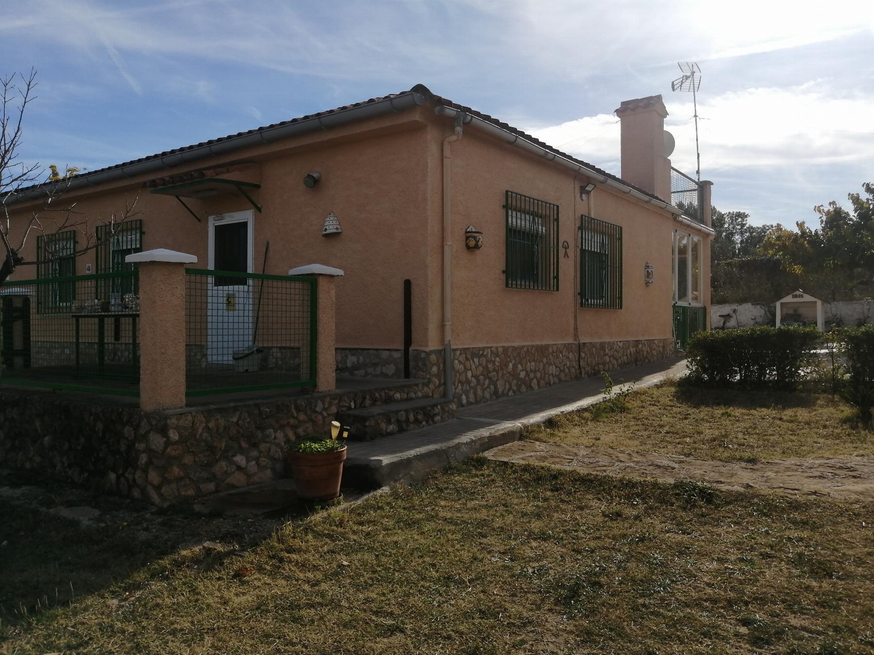 For sale of chalet in Chiva