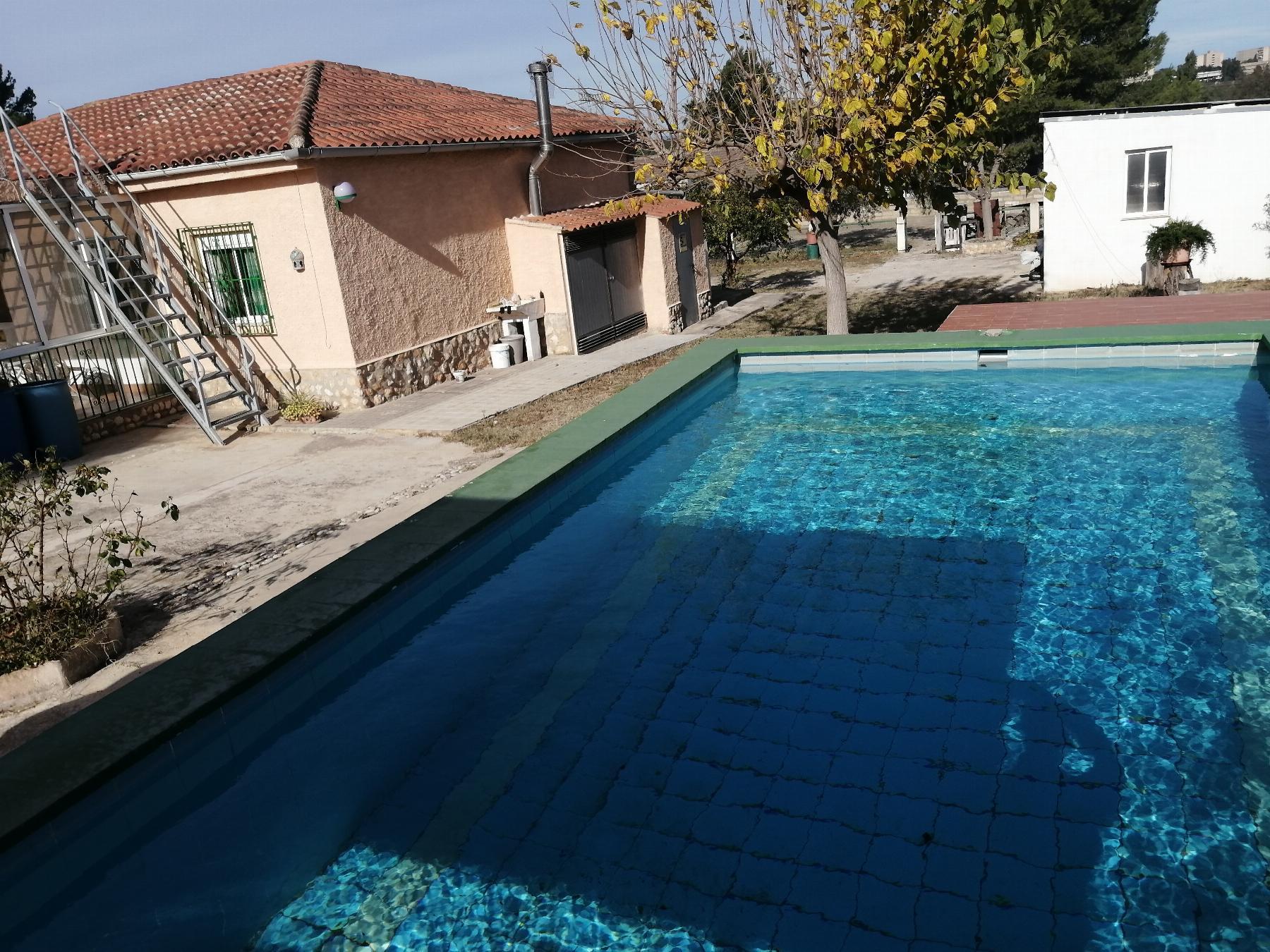 For sale of chalet in Chiva