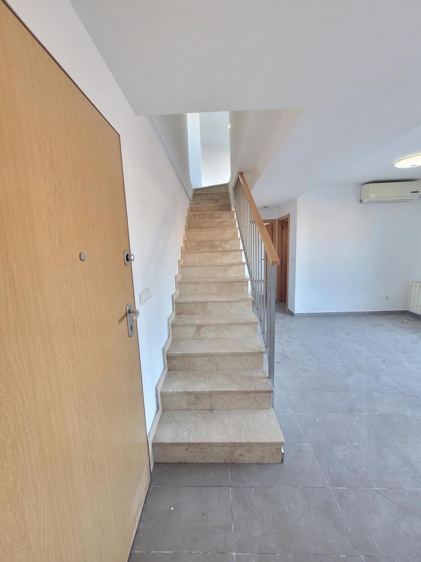 For rent of penthouse in Cheste