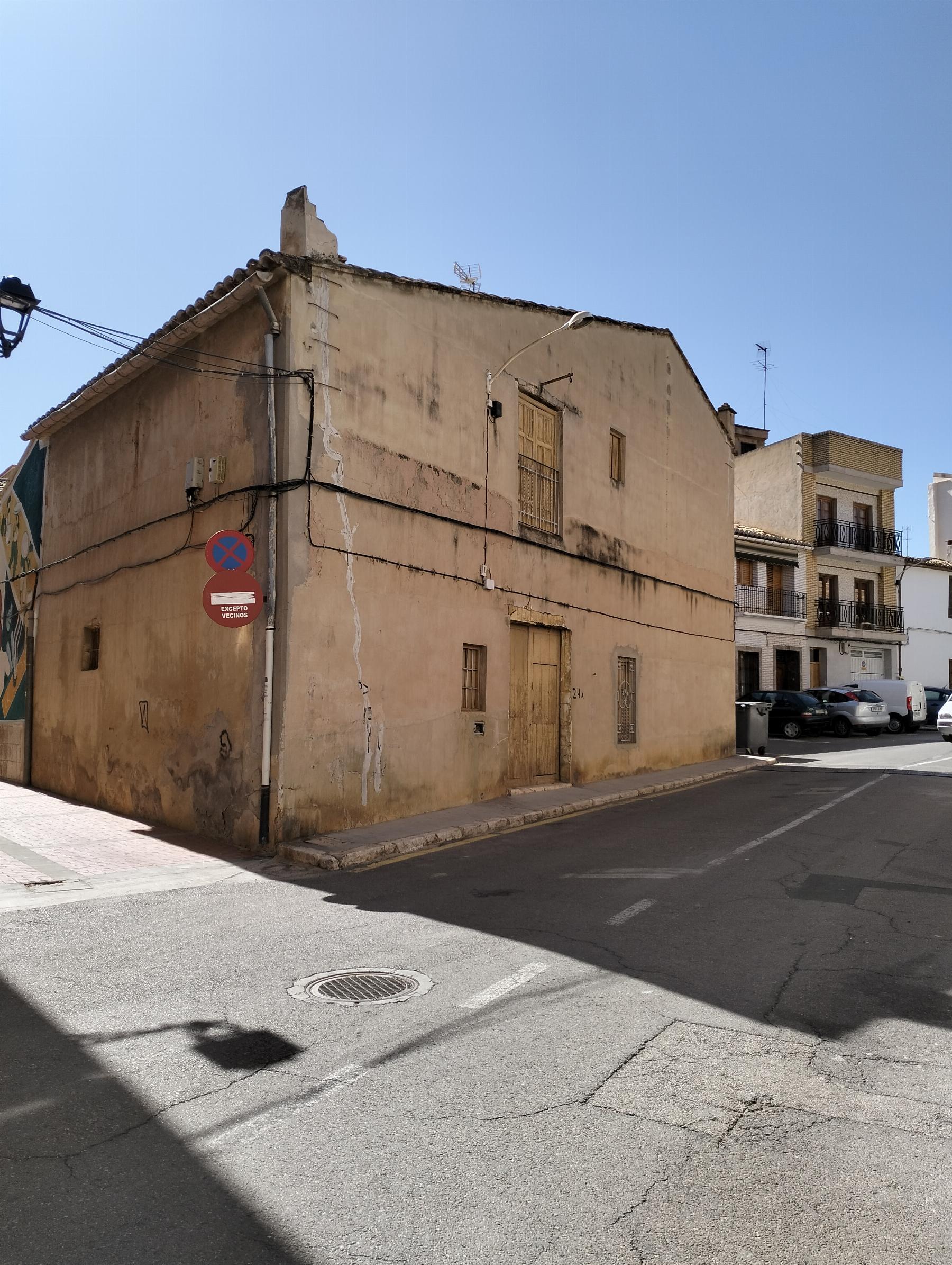For sale of commercial in Cheste
