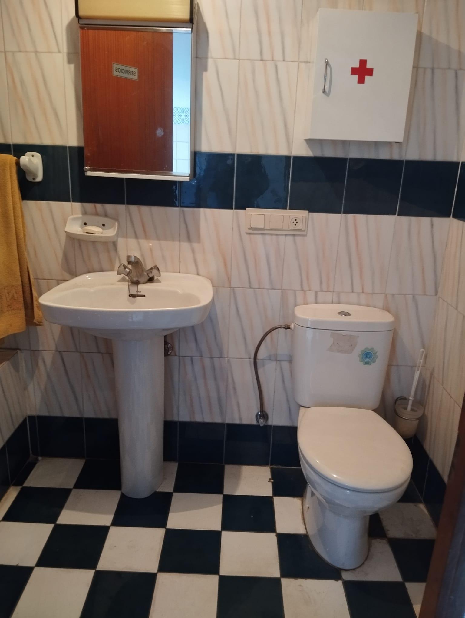 For sale of building in Cheste
