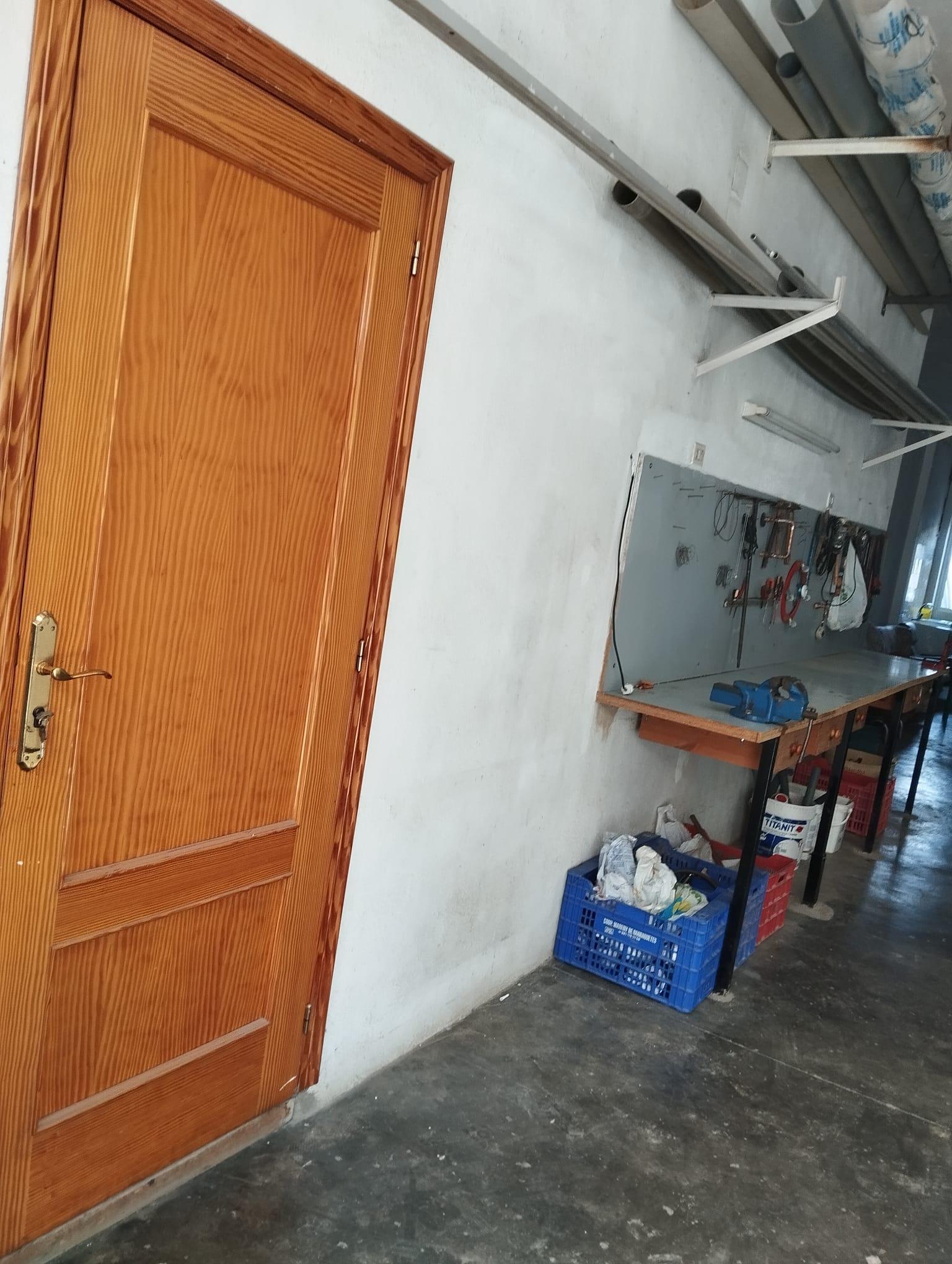 For sale of building in Cheste