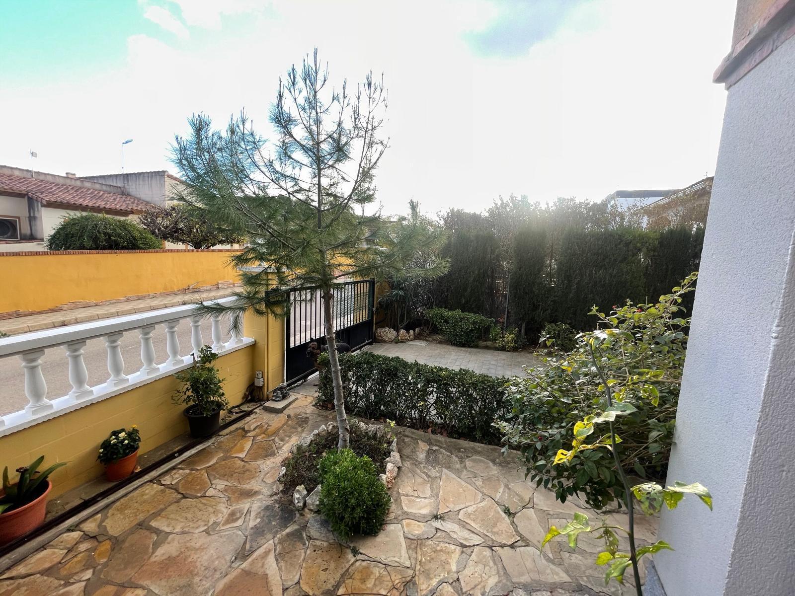 Venta de chalet en Chiva