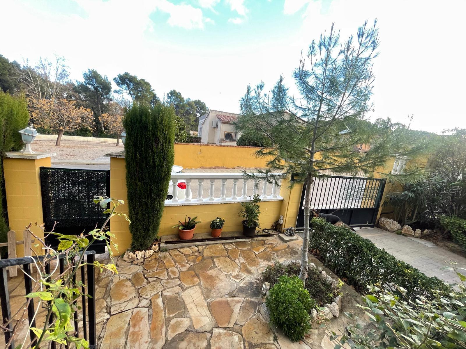 Venta de chalet en Chiva