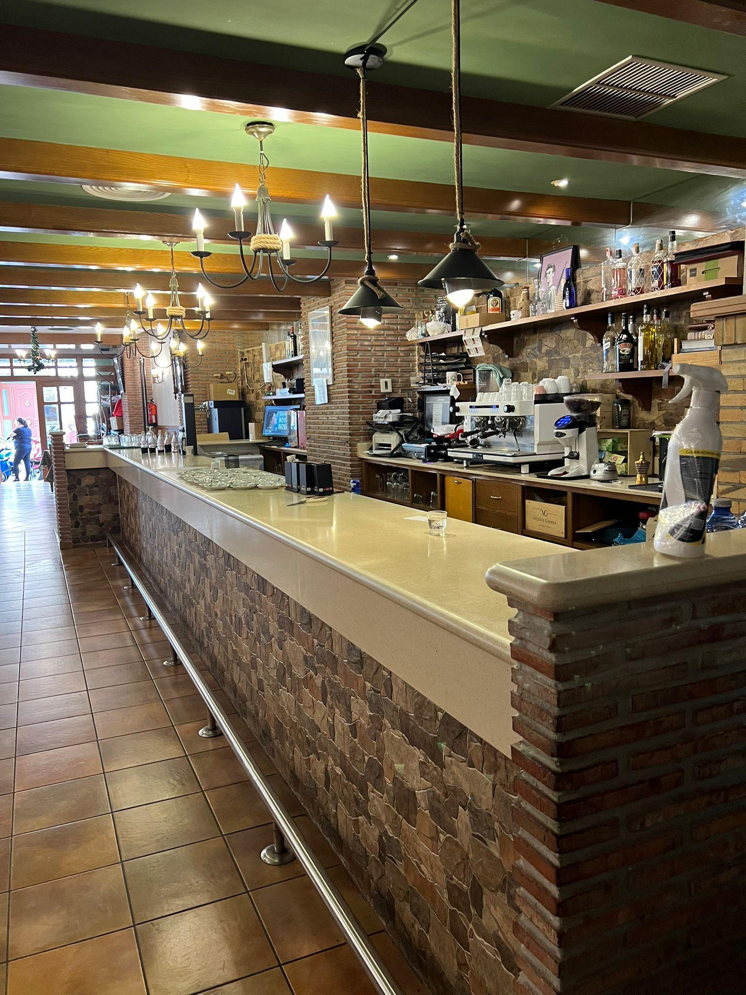 For sale of premises in Cheste