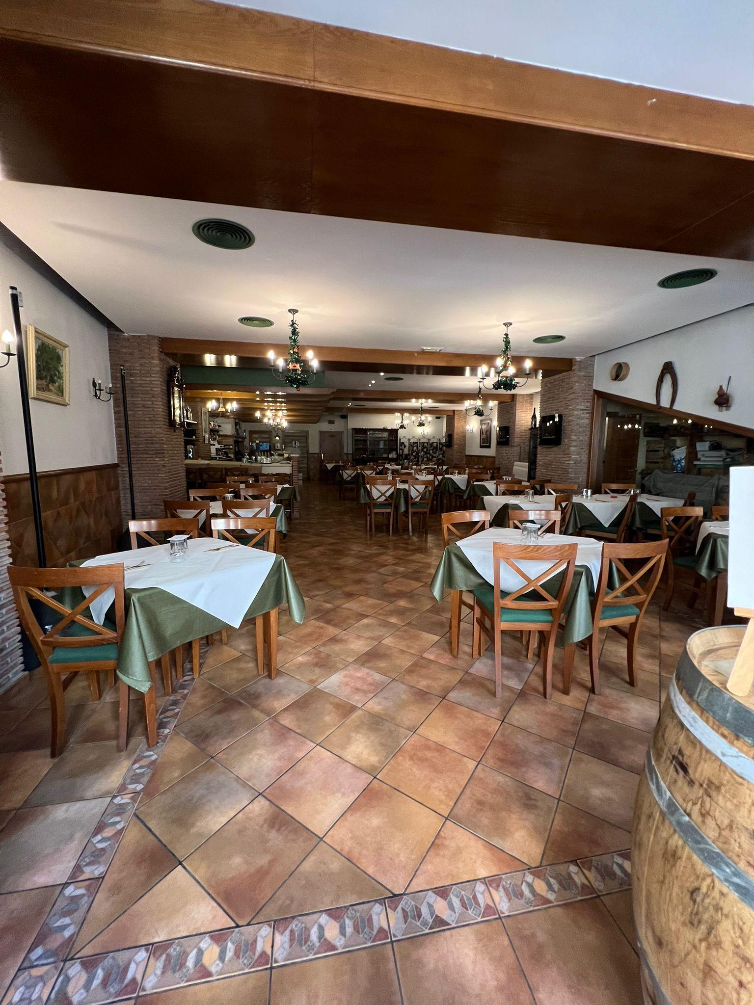 For sale of premises in Cheste