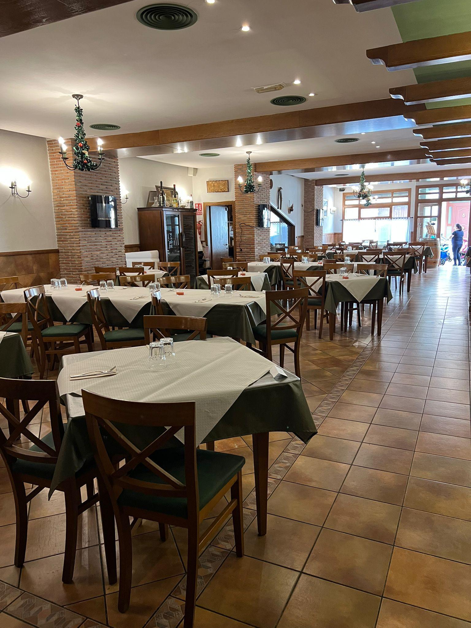 For sale of premises in Cheste