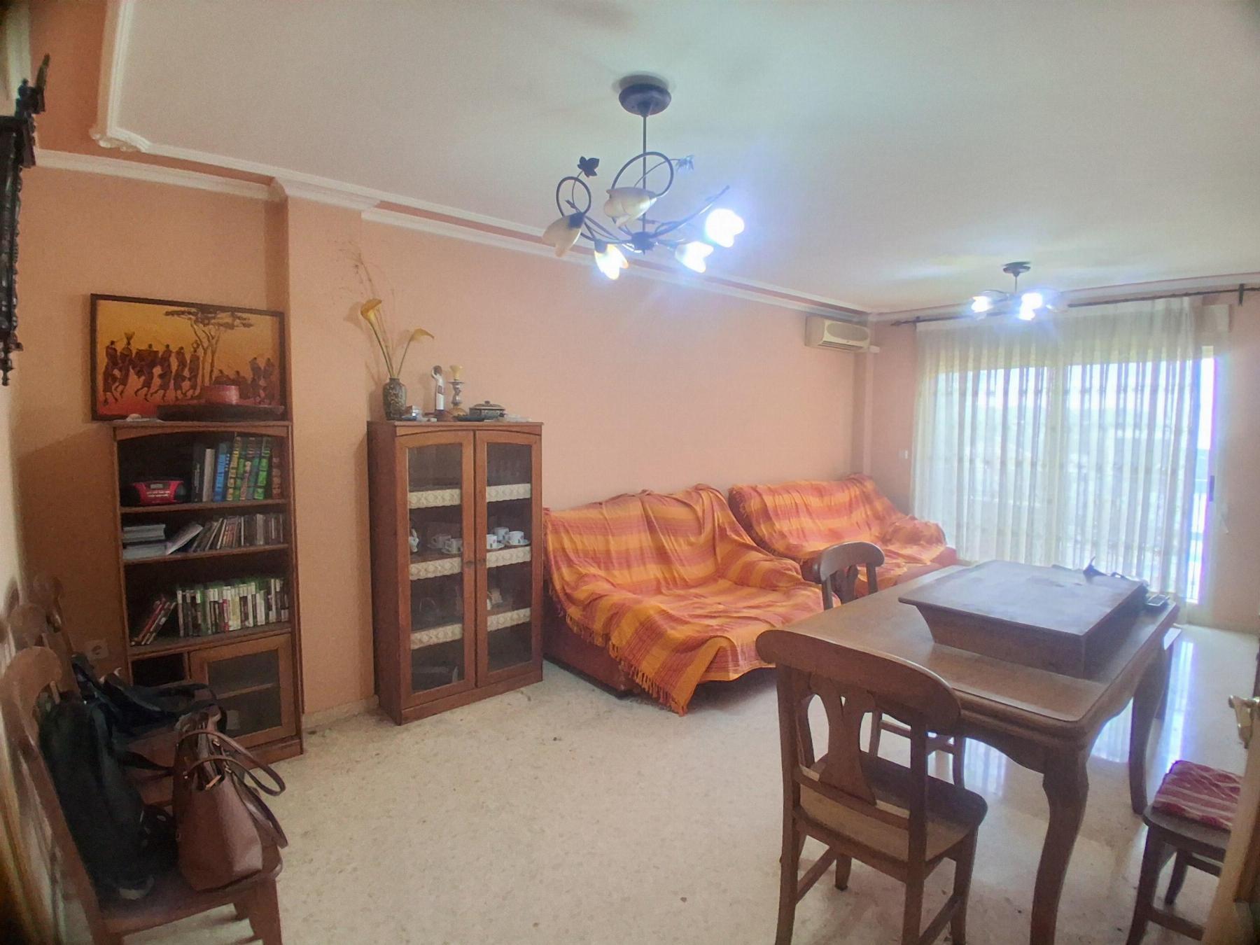 For sale of flat in Cheste