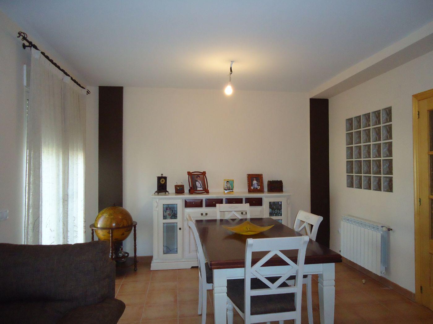 For sale of house in Macastre