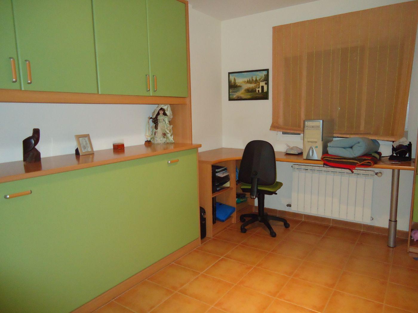 For sale of house in Macastre