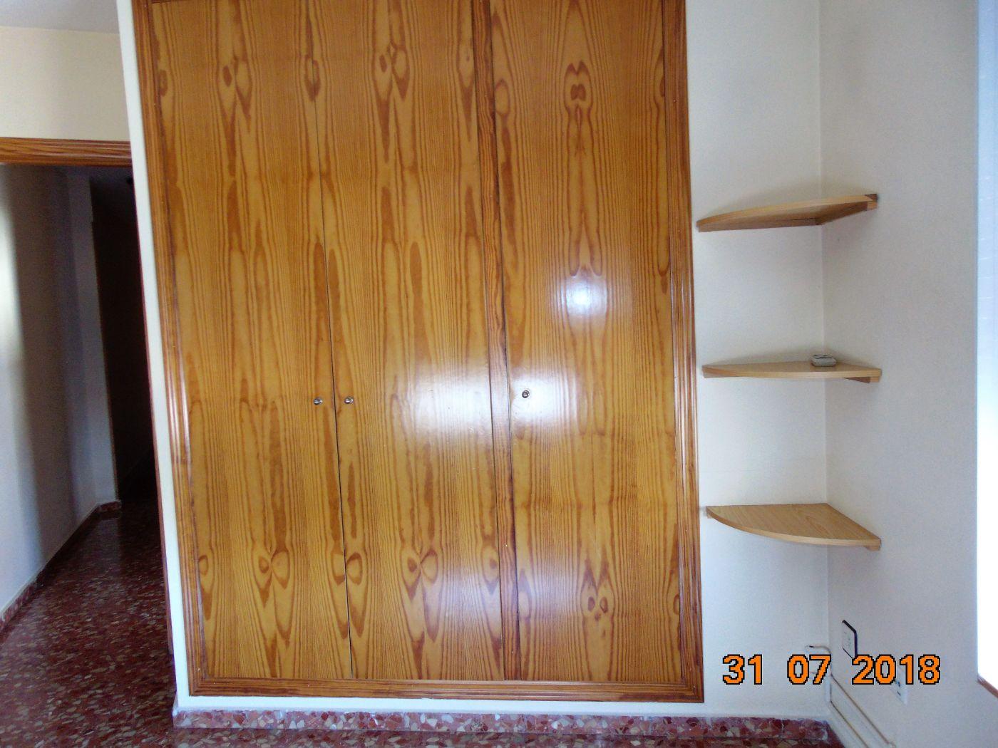 For sale of flat in Cheste