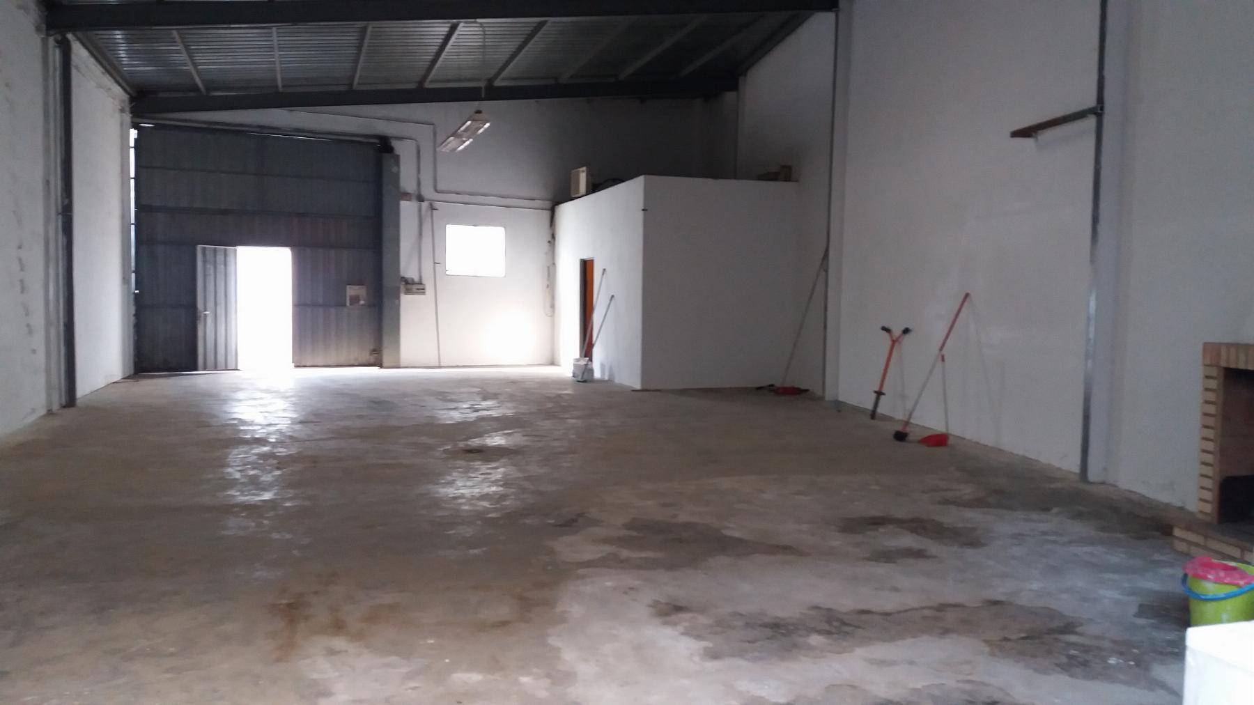 For sale of commercial in Cheste